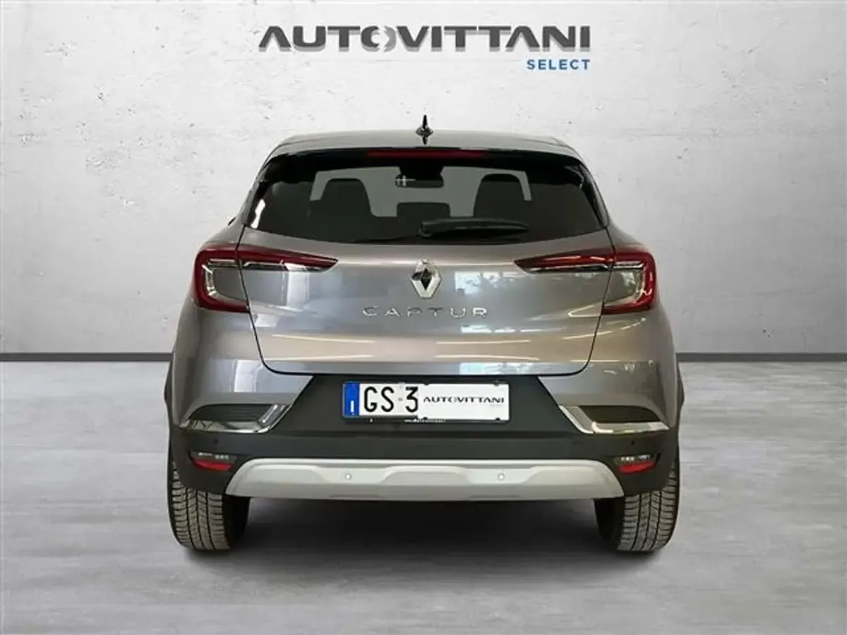 Usata Renault Captur Techno 91 CV (66 kW) 2024 Grigio scuro SUV