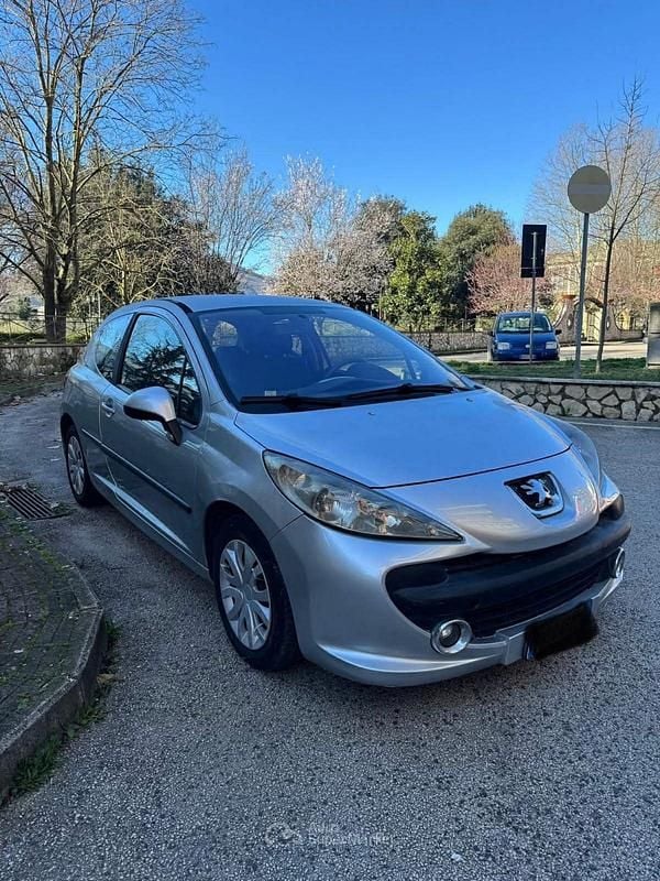 Usata Peugeot 207 90 CV (66 kW) 2006 Gray Berlina