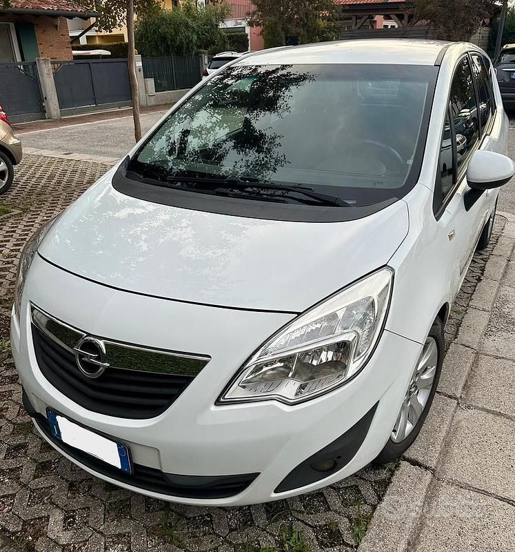 Usata Opel Meriva 95 CV (69 kW) 2011 Bianco Monovolume