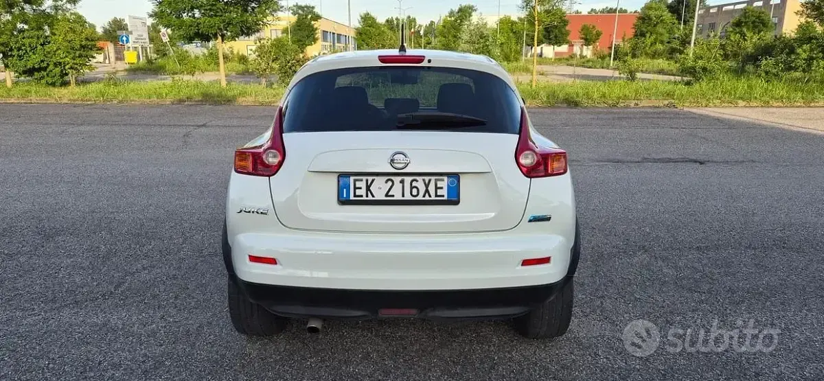 Usata Nissan Juke Tekna 110 CV (80 kW) 2011 Bianco SUV