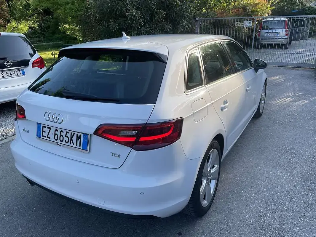 Usata Audi A3 Ambiente 110 CV (80 kW) 2015 Bianco Berlina