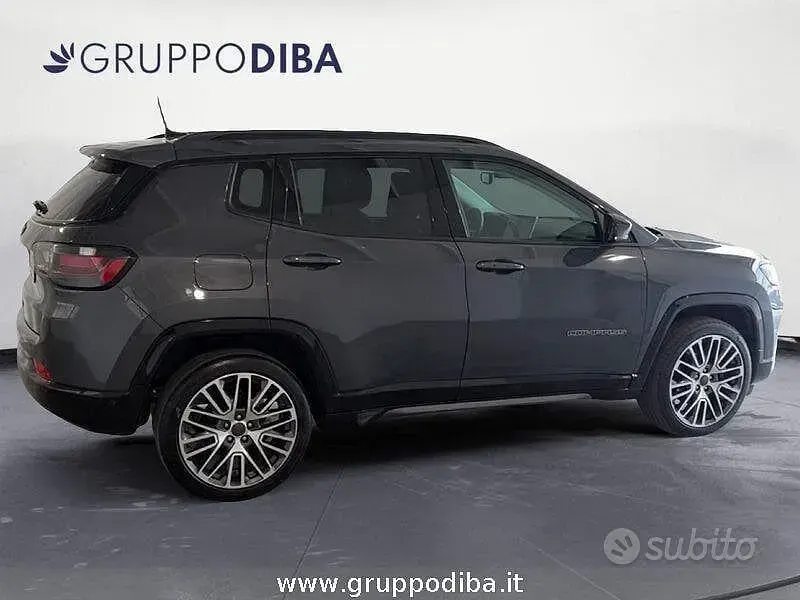 Usata Jeep Compass Summit 131 CV (96 kW) 2025 Grigio SUV