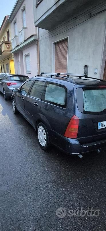 Usata Ford Focus 100 CV (73 kW) 2001 Blu Station wagon