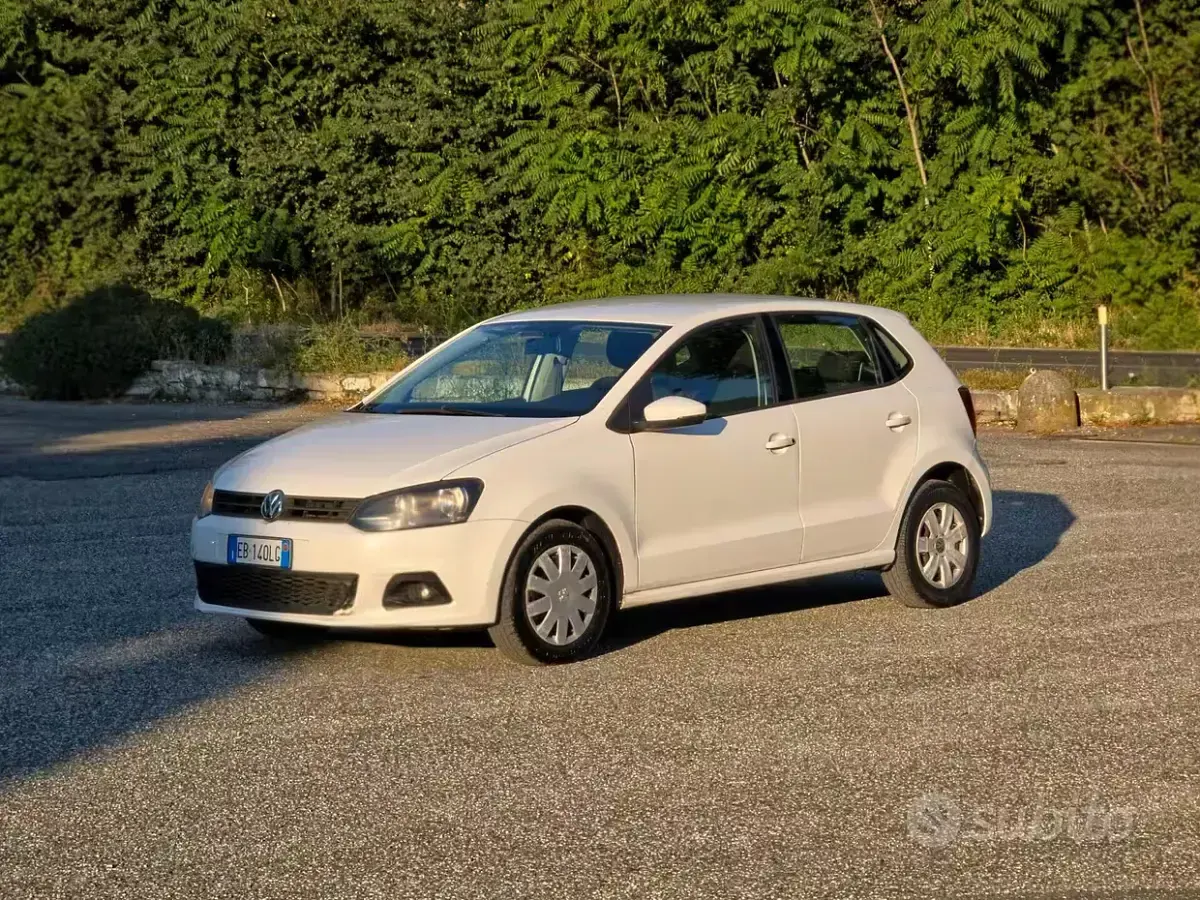 Usata VW Polo Comfortline 75 CV (55 kW) 2012 Bianco Utilitaria