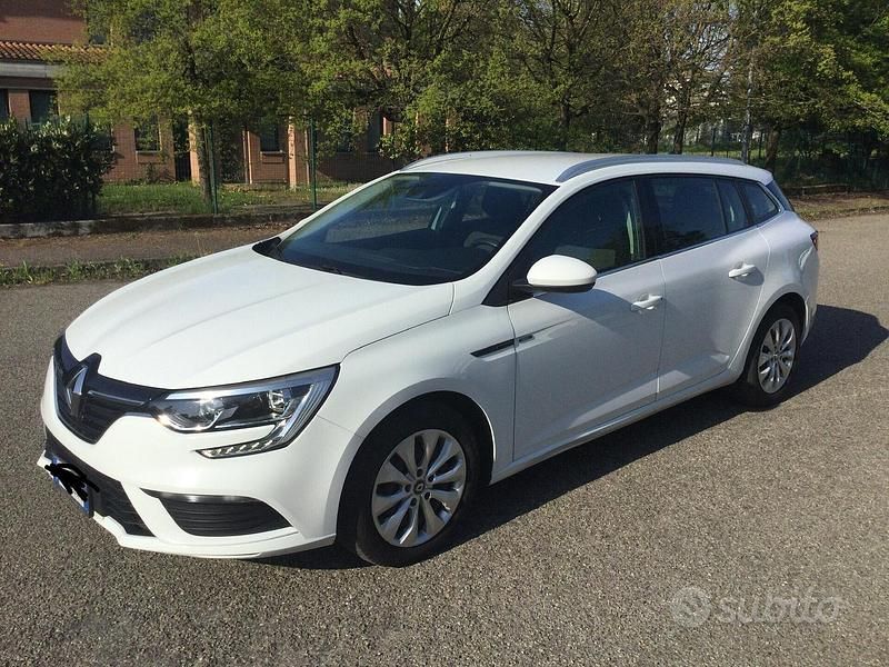 Usata Renault Mégane IV 90 CV (66 kW) 2019 Bianco Berlina