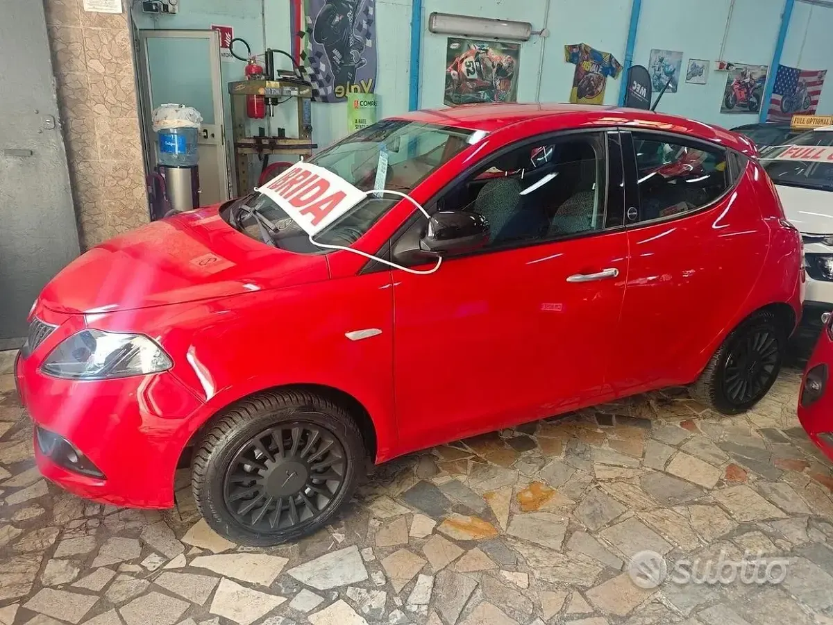 Usata Lancia Ypsilon S 69 CV (50 kW) 2021 Rosso Utilitaria