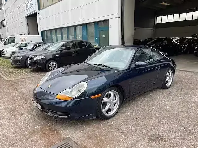Begagnad Porsche 911 Carrera 300 HK (220 kW) 1998 Sportkupé