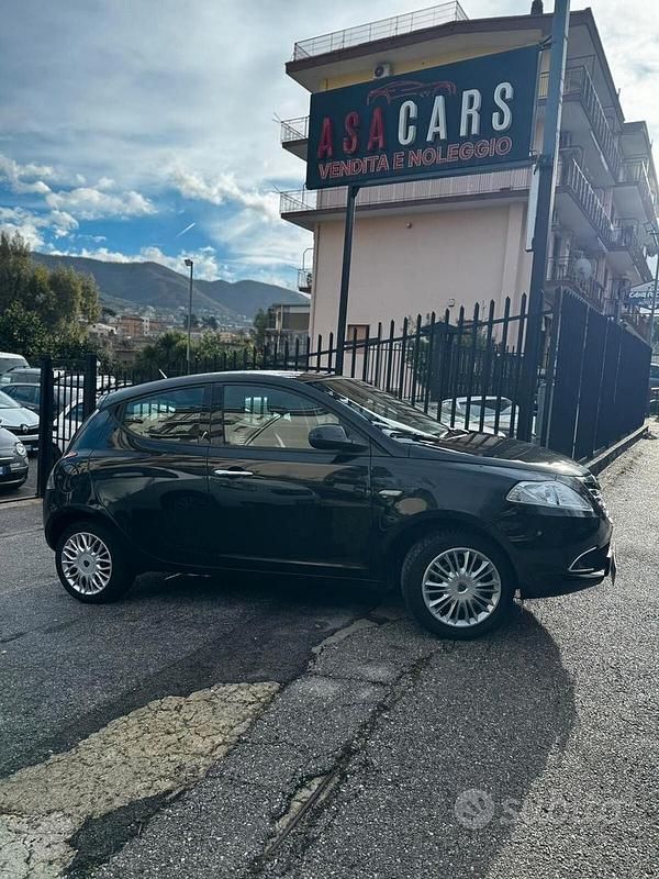 Usata Lancia Ypsilon S 95 CV (69 kW) 2012 Nero Utilitaria