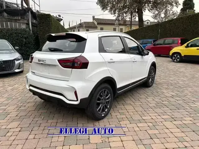 Nuova EMC QUATTRO 103 CV (75 kW) 2026 Bianco SUV