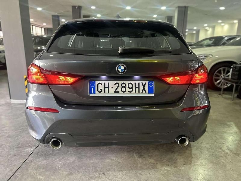 Usata BMW 118 Advantage 150 CV (110 kW) 2021 Grigio Utilitaria