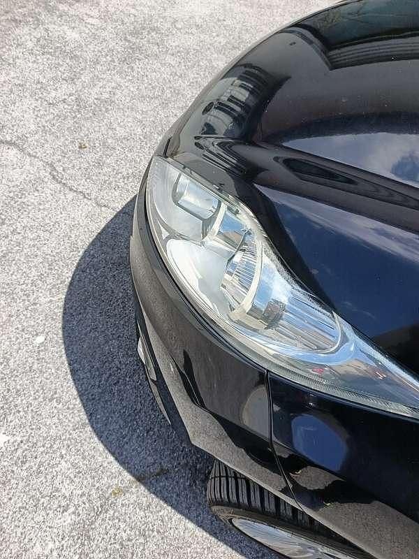 Usata 2011 Ford Fiesta Titanium Due volumi | 4000 € (Buon prezzo) - Immagine 1/4