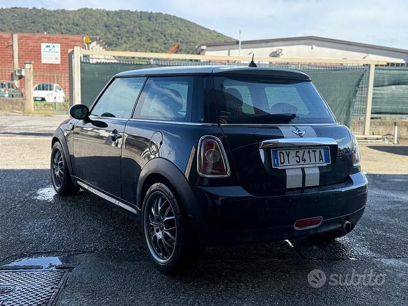 Usata Mini ONE 95 CV (69 kW) 2009 Nero Utilitaria