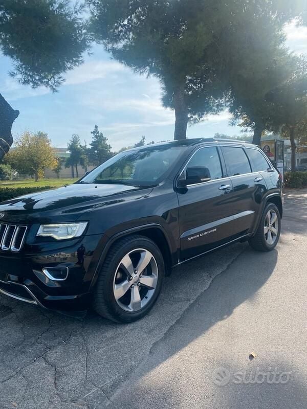 Usata Jeep Grand Cherokee Overland 250 CV (183 kW) 2015 Nero SUV