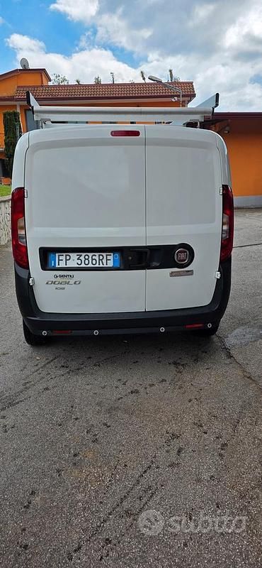 Usata Fiat Doblò Lounge 120 CV (88 kW) 2018 Bianco Monovolume