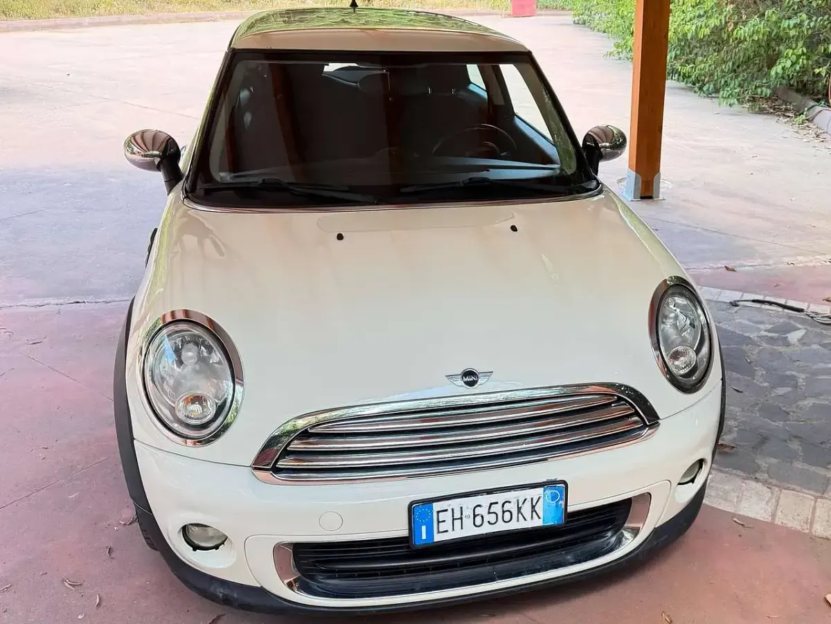 Usata Mini Cooper 75 CV (55 kW) 2011 Beige Utilitaria