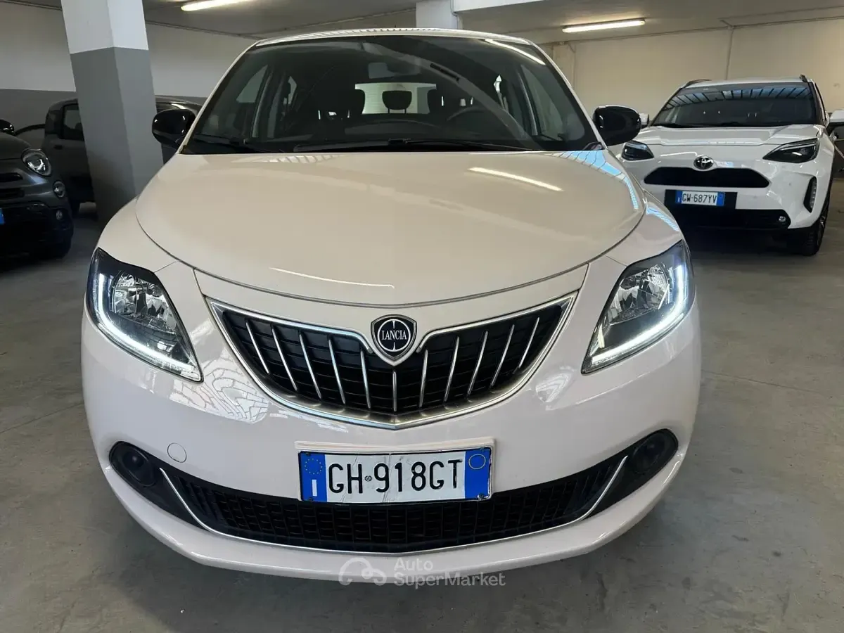 Usata Lancia Ypsilon 69 CV (50 kW) 2021 Bianco Utilitaria