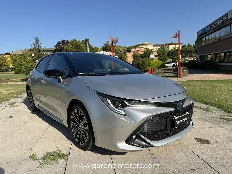 Usata Toyota Corolla Style 98 CV (72 kW) 2019 Grigio Berlina