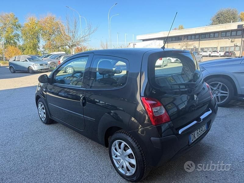 Usata Renault Twingo Dynamique 58 CV (42 kW) 2007 Nero Utilitaria