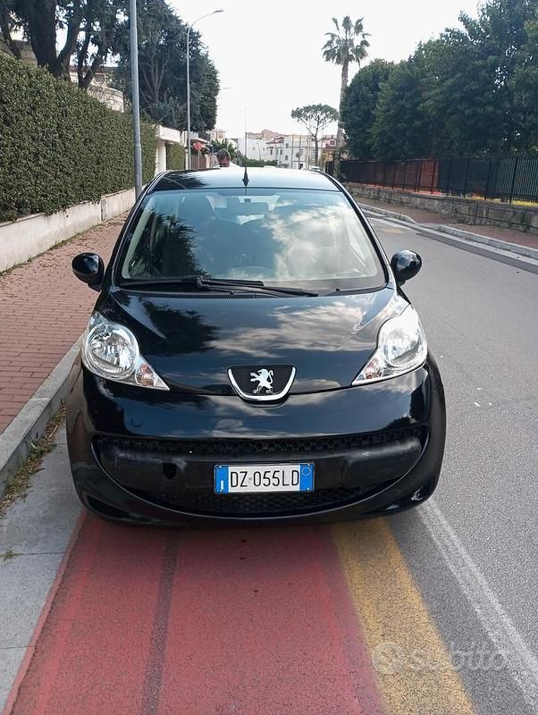 Usata Peugeot 107 68 CV (50 kW) 2005 Nero Utilitaria
