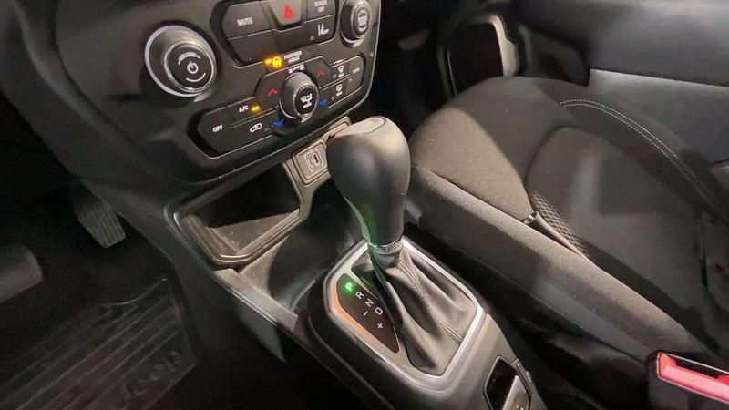 Usata Jeep Renegade Altitude 131 CV (96 kW) 2024 Grigio SUV