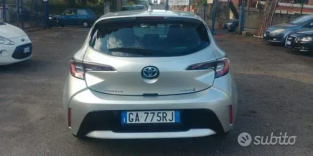 Usata Toyota Corolla Play 98 CV (72 kW) 2020 Grigio Berlina