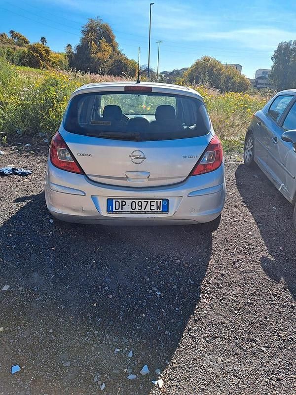 Usata Opel Corsa 75 CV (55 kW) 2008 Utilitaria