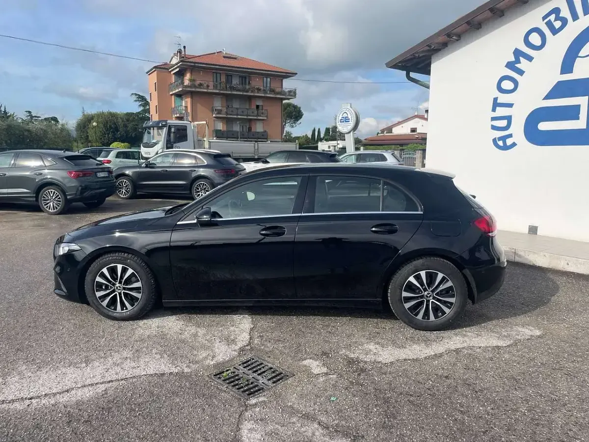 Usata Mercedes A180 116 CV (85 kW) 2021 Nero Berlina