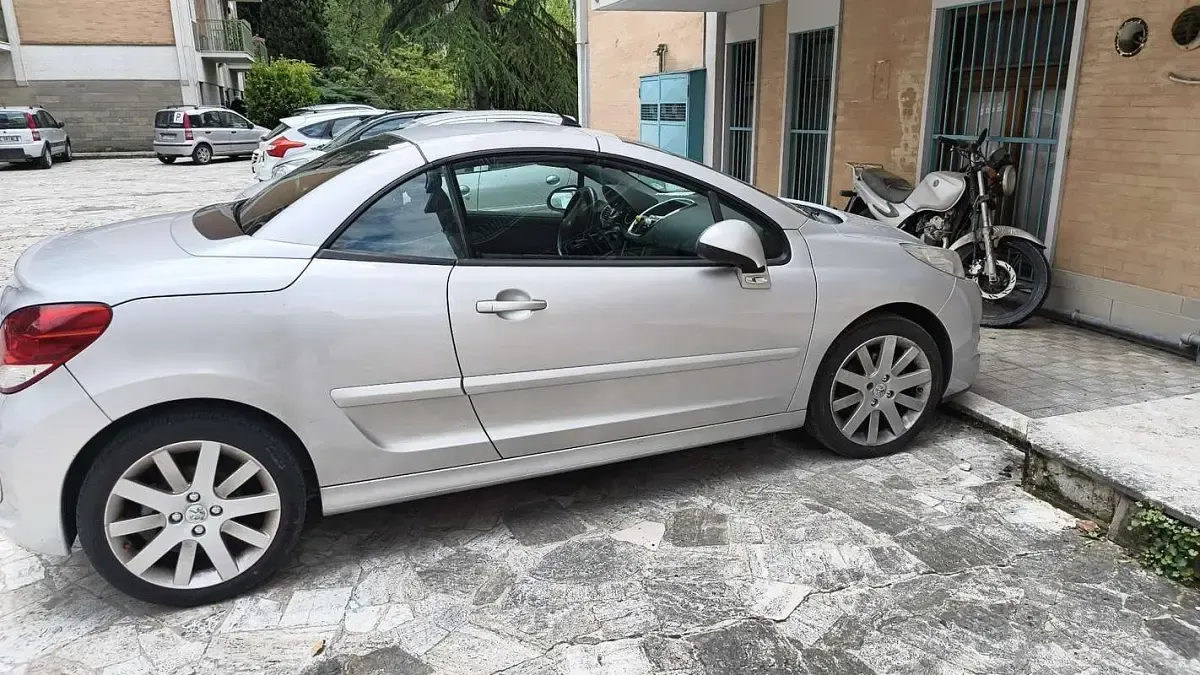 Usata Peugeot 207 CC 120 CV (88 kW) 2011 Cabrio