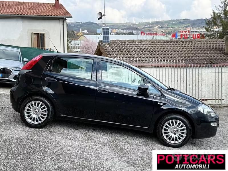 Usata Fiat Punto Street 69 CV (50 kW) 2018 Nero Utilitaria