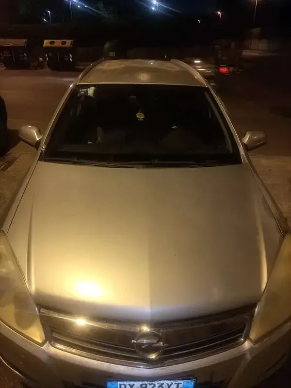 Usata Opel Astra Enjoy 110 CV (80 kW) 2010 Argento Station wagon
