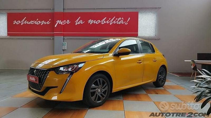 Usata Peugeot 208 Allure 110 CV (80 kW) 2025 Giallo Utilitaria