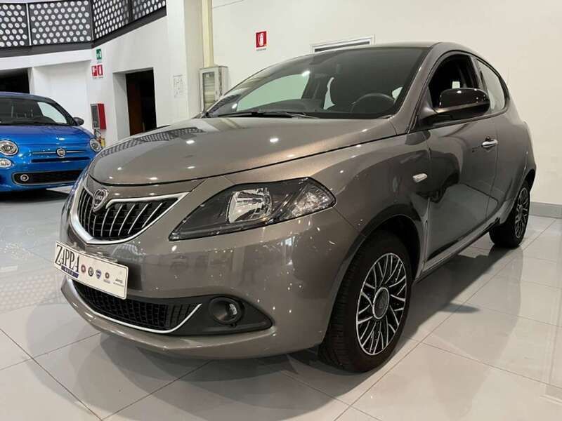 Grigio Usata 2024 Lancia Ypsilon S Due volumi | 16.500 € (Molto cara) - Immagine 1/4