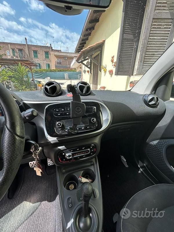 Usata Smart ForTwo Coupé 71 CV (52 kW) 2017 Utilitaria