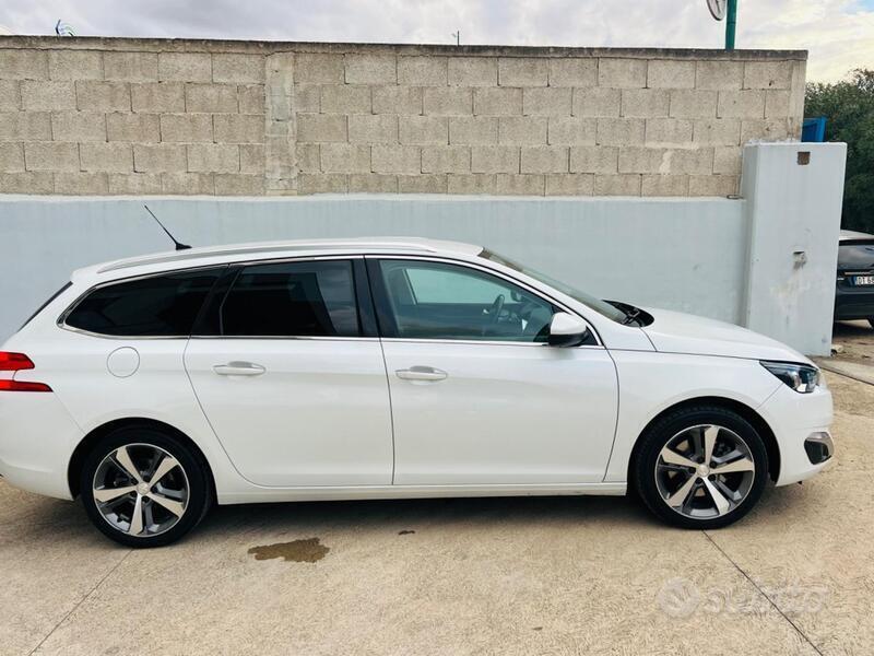 Usato 2014 Peugeot 308 2.0 Diesel 150 CV (9.400 €)