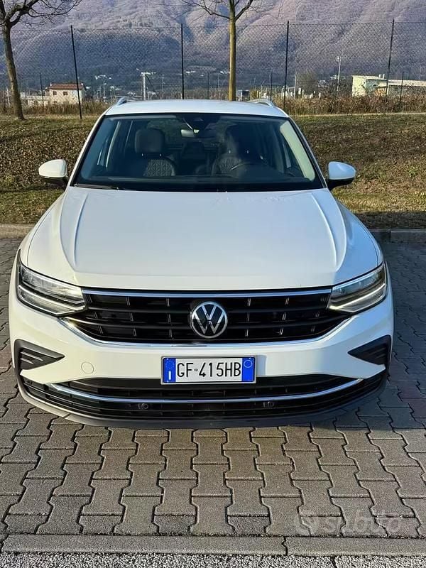 Usata VW Tiguan Life 122 CV (89 kW) 2021 Bianco SUV