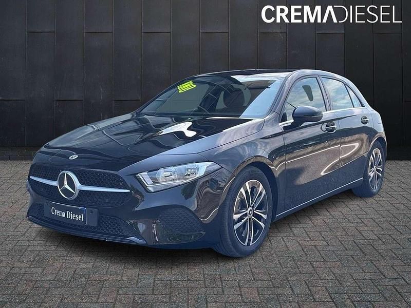 Nero Nuova 2025 Mercedes A180 Executive Tre volumi | 34.500 € (Ottimo prezzo) - Immagine 1/4
