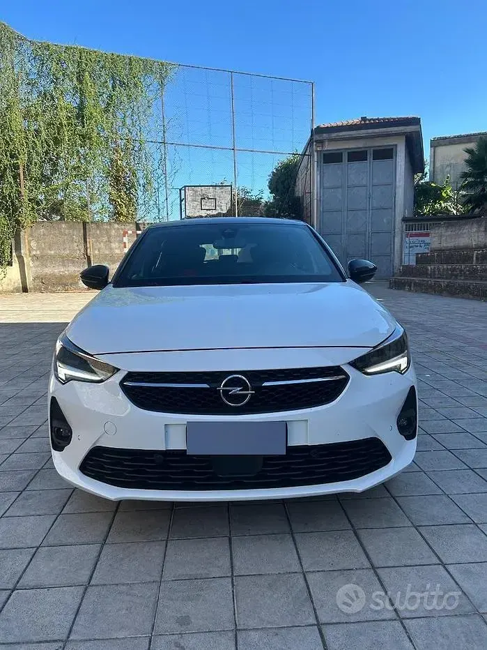 Usata Opel Corsa GS Line 101 CV (74 kW) 2021 Bianco Utilitaria