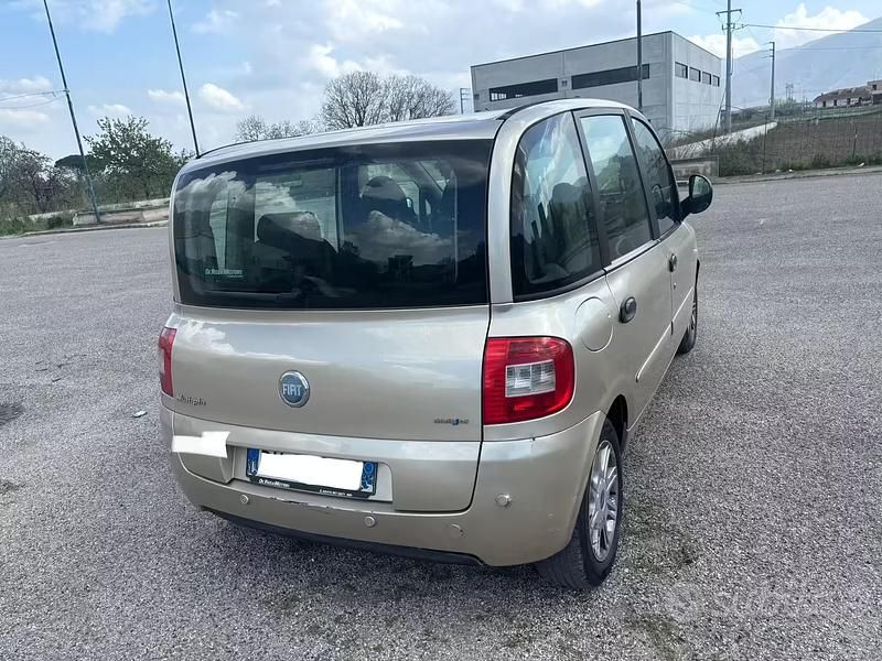 Usata Fiat Multipla Emotion 120 CV (88 kW) 2007 Grigio Monovolume