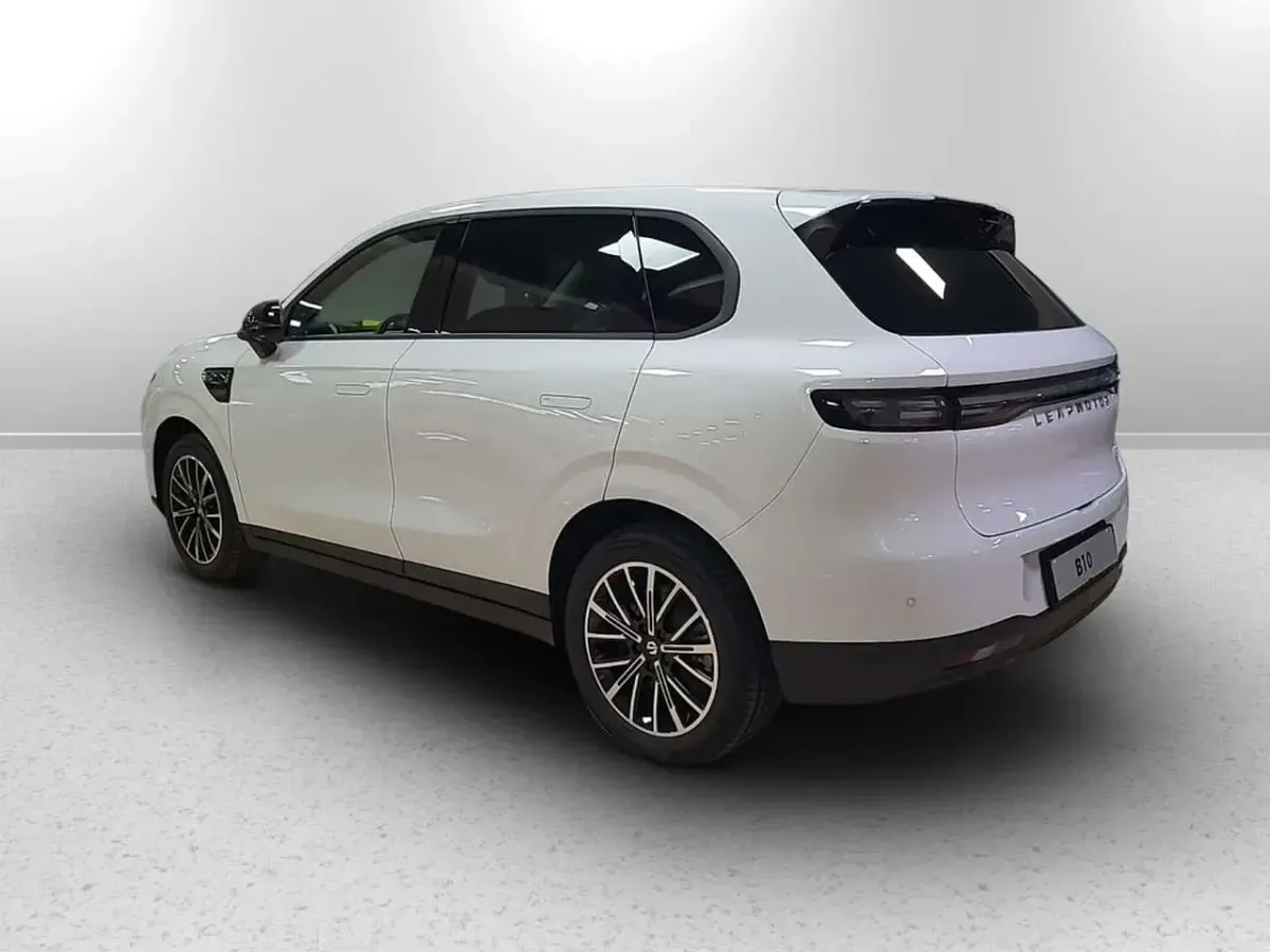 Nuova Leapmotor B10 109 CV (80 kW) 2026 Lyght whyte SUV