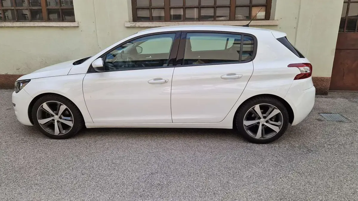 Usata Peugeot 308 Allure 116 CV (85 kW) 2015 Bianco Berlina