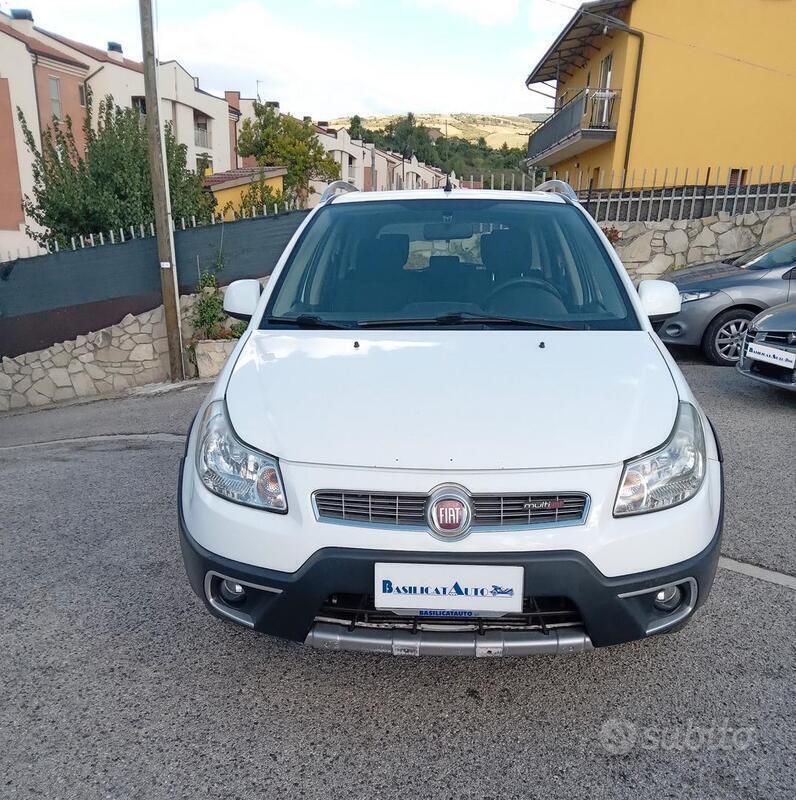 Bianco Usata 2010 Fiat Sedici Emotion SUV | 7950 € (Molto cara) - Immagine 1/4