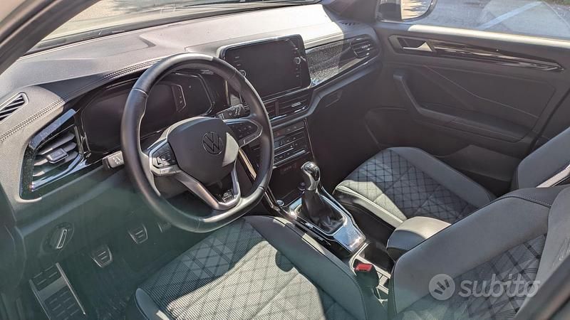 Usata VW T-Roc R-line 150 CV (110 kW) 2024 Grigio SUV