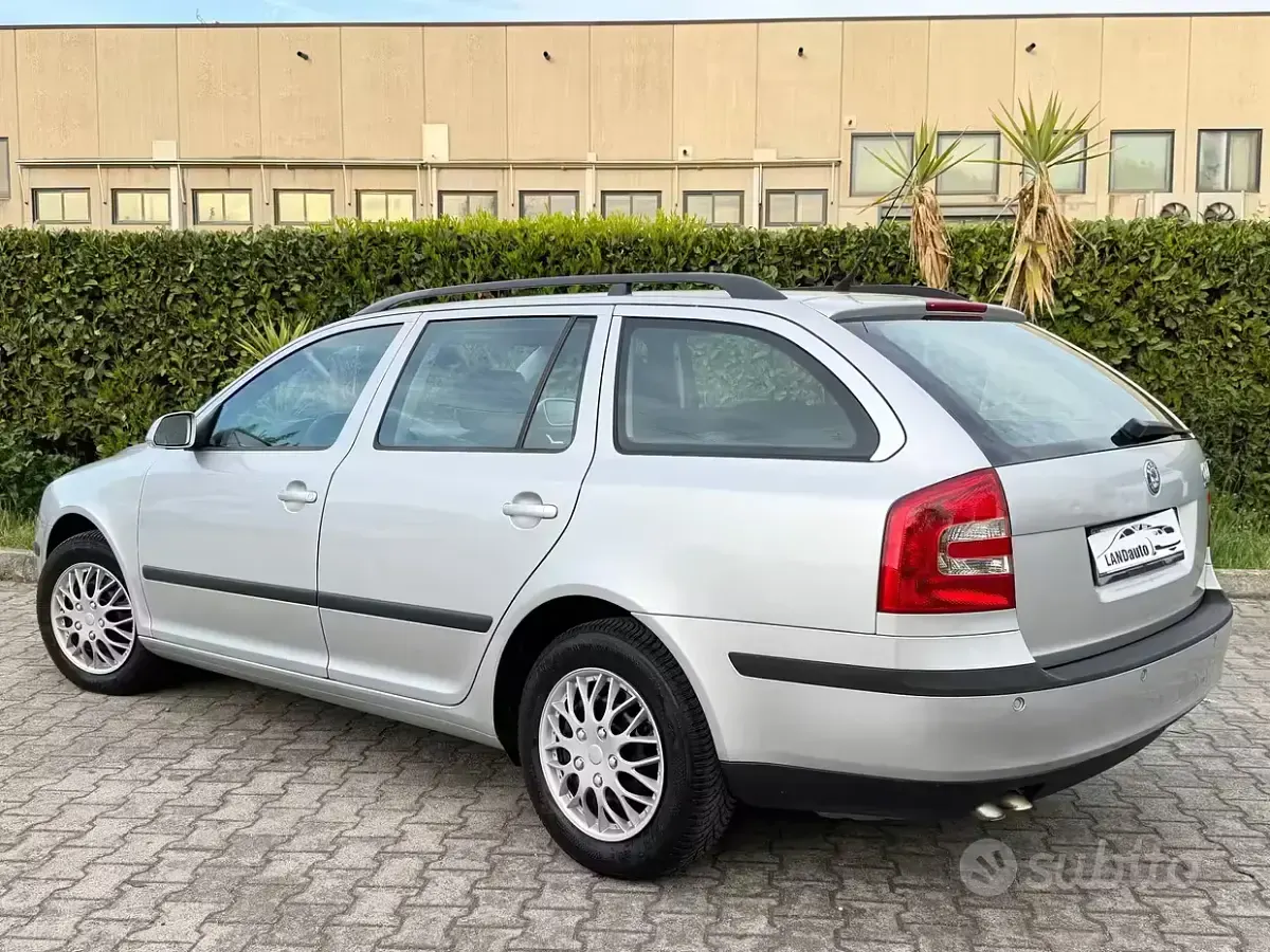 Begagnad Skoda Octavia 105 HK (77 kW) 2008 Grå Kombi