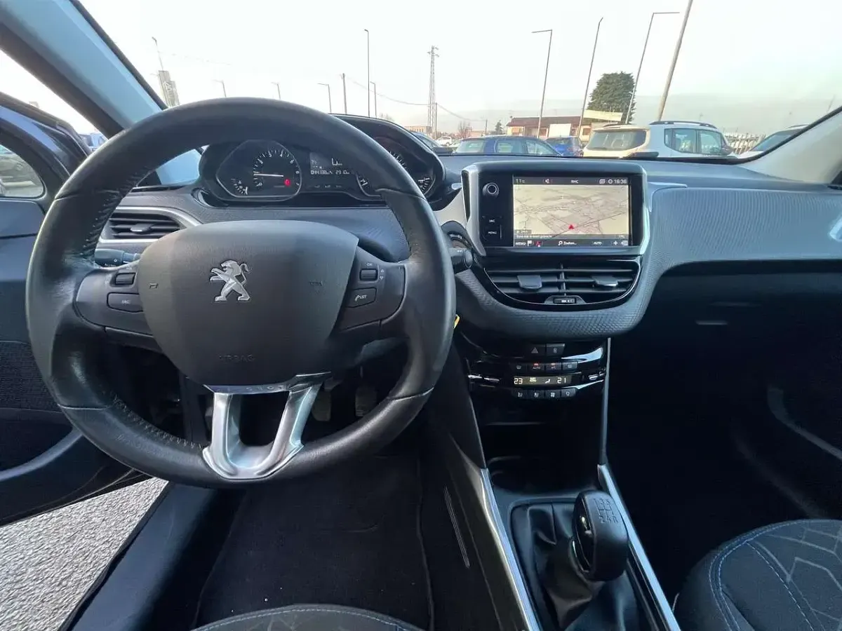 Usata Peugeot 2008 Style 82 CV (60 kW) 2018 Grigio SUV