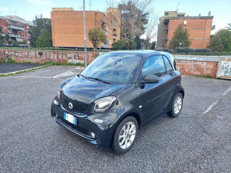 Usata Smart ForTwo Electric Drive Passion 41 kW (56 CV) 2019 Nero Utilitaria