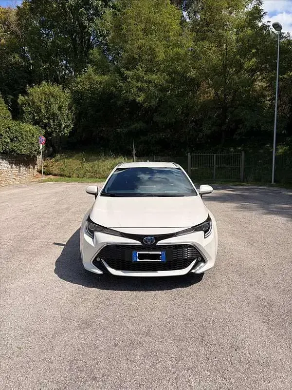 Usata Toyota Corolla Lounge 196 CV (144 kW) 2020 Bianco Station wagon