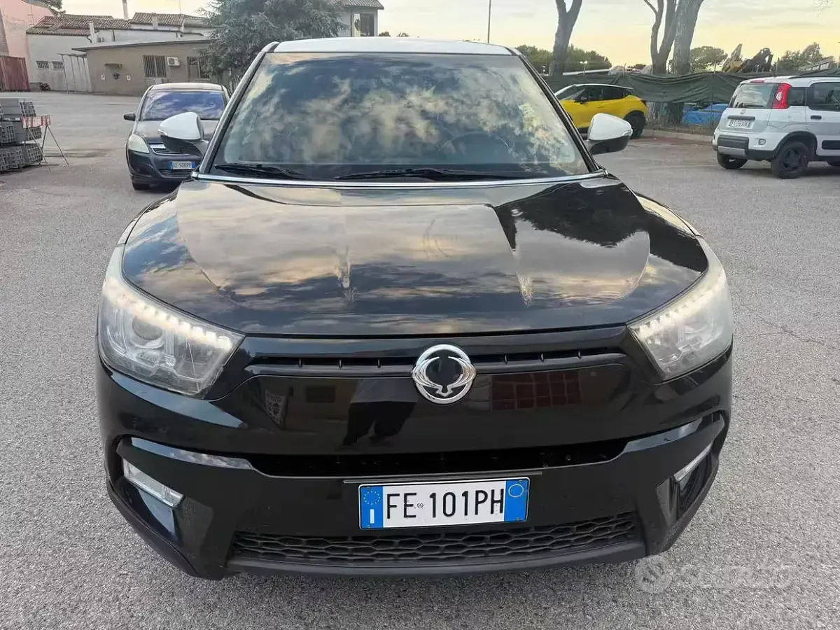 Usata SsangYong Tivoli 128 CV (94 kW) 2016 Nero SUV