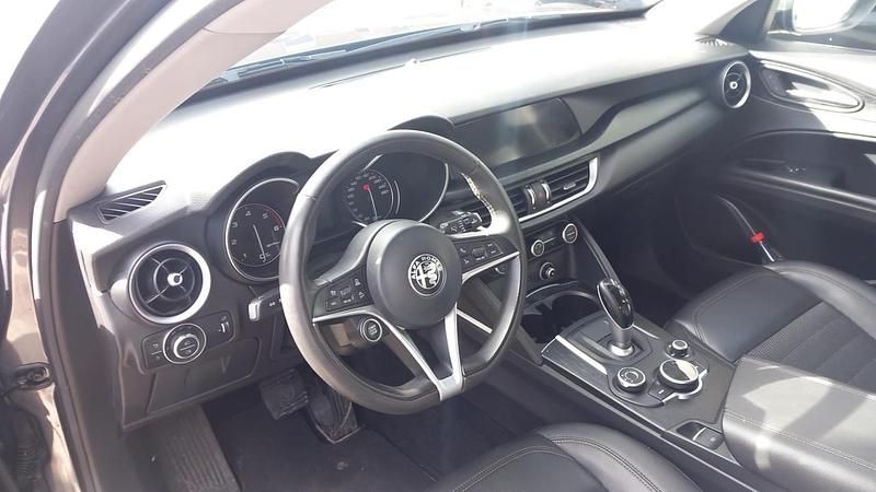 Usata Alfa Romeo Stelvio Executive 180 CV (132 kW) 2018 Grigio SUV