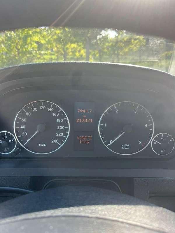 Usado Mercedes A160 Executive 82 CV (60 kW) 2012 Negro Monovolumen