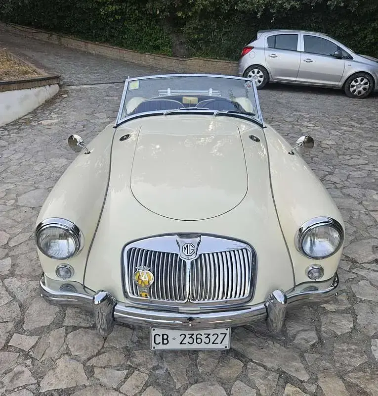 Usata MG MGA 68 CV (50 kW) 1956 Beige Cabrio